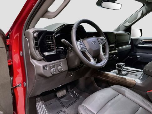 Used 2026 Chevrolet Silverado 1500 LT Trail Boss w/ LT Trail Boss Premium Package AWD/4WD image 11
