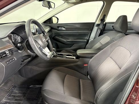 Used 2024 Nissan Altima 2.5 SV FWD image 99