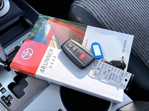 Used 2022 Toyota 4Runner SR5 image 15