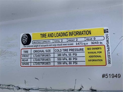 Used 2018 Chevrolet Express 2500 w/ Driver Convenience Package image 22