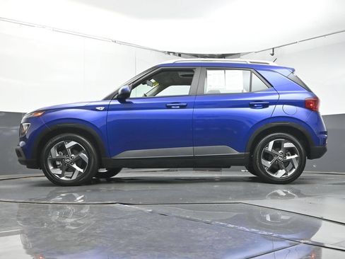 Used 2024 Hyundai Venue SEL FWD image 36