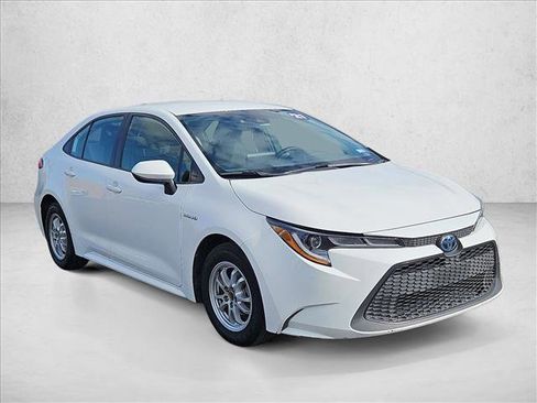 Used 2021 Toyota Corolla LE image 3