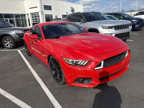 Used 2015 Ford Mustang GT Premium image 6