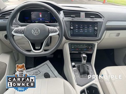 Certified 2023 Volkswagen Tiguan SE w/ Panoramic Sunroof Package FWD image 31