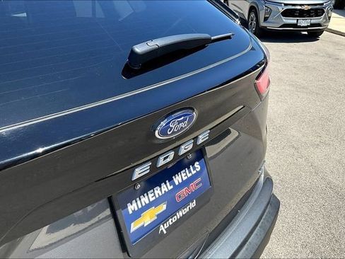 Used 2022 Ford Edge Titanium AWD/4WD image 24