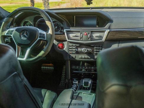 Used 2013 Mercedes-Benz E 63 AMG Wagon image 26