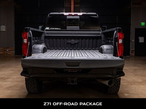 Used 2021 Chevrolet Silverado 2500 LTZ w/ LTZ Plus Package image 9