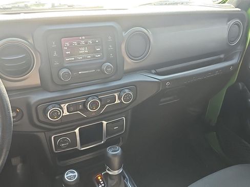 Used 2018 Jeep Wrangler Sport AWD/4WD image 14