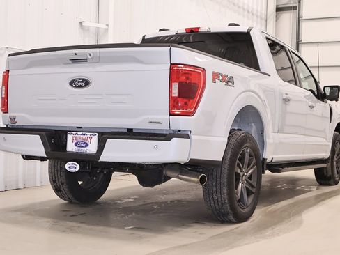 Certified 2022 Ford F150 XLT w/ Equipment Group 302A High image 10