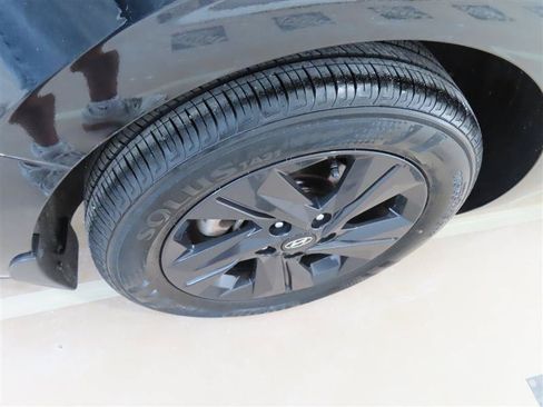 Used 2023 Hyundai Elantra SEL FWD image 8