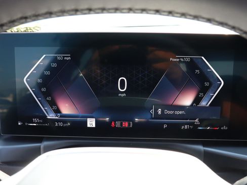 Used 2025 BMW 330i Sedan w/ M Sport Package image 18