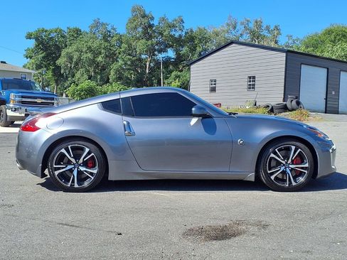 Used 2019 Nissan 370Z Touring Sport RWD image 8