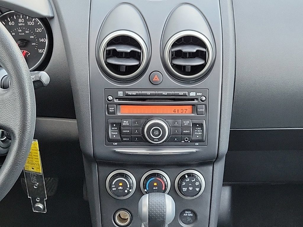 Used 2013 Nissan Rogue S AWD/4WD image 23