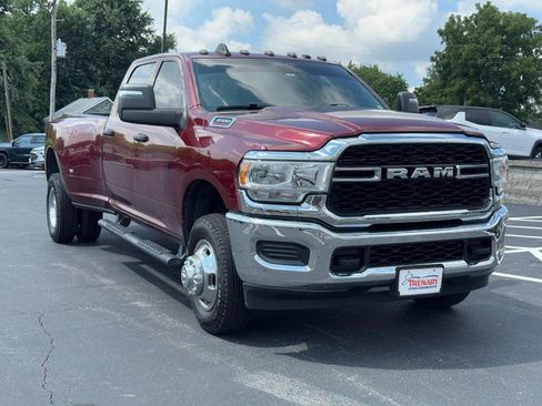 Used 2024 RAM 3500 Tradesman w/ Chrome Appearance Group AWD/4WD image 2