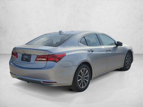 Used 2018 Acura TLX image 5