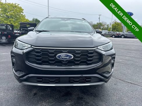 Used 2024 Ford Escape ST-Line Select w/ Tech Pack #2 AWD/4WD image 3