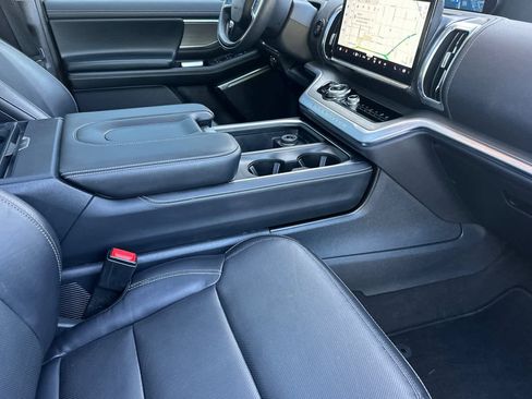 Certified 2025 Ford Expedition Max Platinum AWD/4WD image 17
