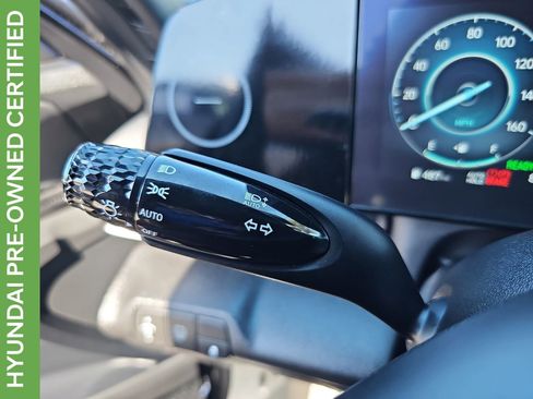 Certified 2025 Hyundai Elantra SEL image 19