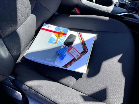 Used 2024 Toyota Corolla Cross LE w/ Moonroof Package image 31