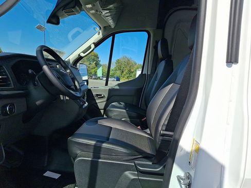 New 2025 Ford Transit 250 148 Medium Roof image 9