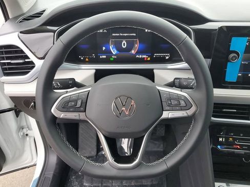 New 2026 Volkswagen Taos SE image 20