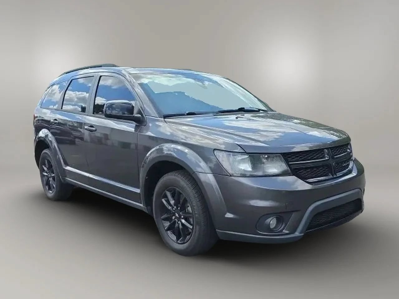 Used 2019 Dodge Journey SE FWD image 3