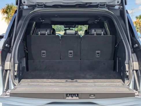 New 2027 Lincoln Navigator Reserve w/ Jet Appearance Package AWD/4WD image 13