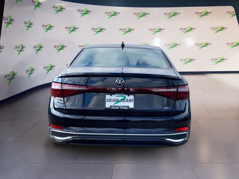 Used 2025 Volkswagen Jetta SEL image 7