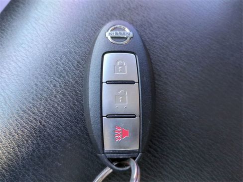 Used 2017 Nissan Armada SV image 27