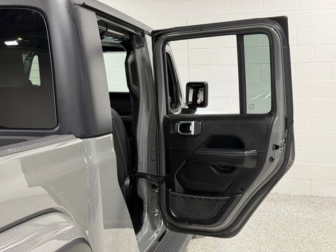Used 2021 Jeep Gladiator Overland w/ Popular Equipment Package image 51
