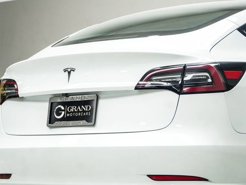 Used 2023 Tesla Model 3 Standard Range RWD image 14