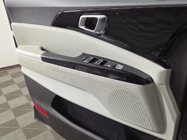 Certified 2024 Kia Carnival EX FWD image 29