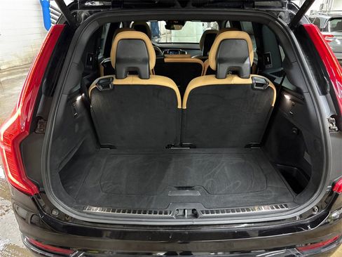Used 2017 Volvo XC90 T6 Momentum w/ Vision Package image 17