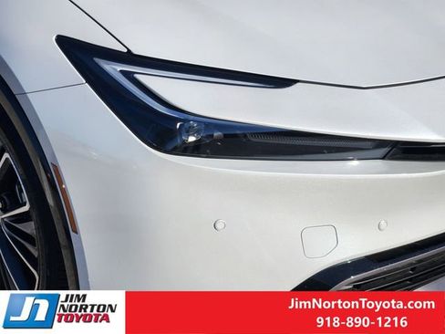 Used 2025 Toyota Prius Limited image 10