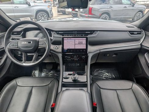 Used 2024 Jeep Grand Cherokee L Limited w/ Luxury Tech Group II image 15