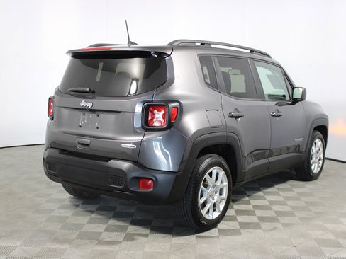 Used 2019 Jeep Renegade Latitude w/ Popular Equipment Group FWD image 9