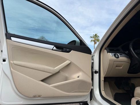 Used 2013 Volkswagen Passat 2.5 SE image 35