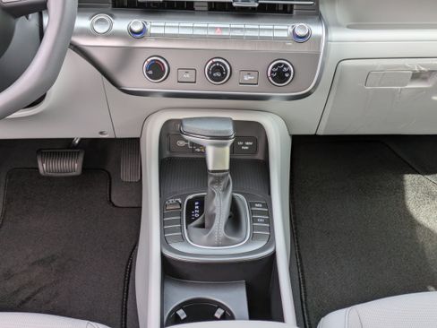 New 2026 Hyundai Kona SE image 19
