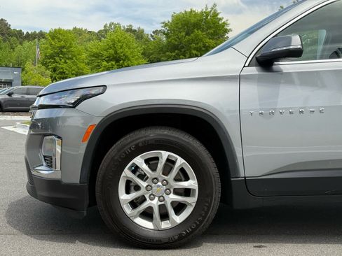 Used 2023 Chevrolet Traverse LS w/ Safety Package FWD image 11