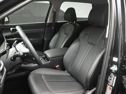 Used 2025 Kia Sorento S FWD image 19