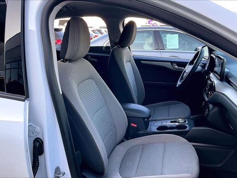 Used 2021 Ford Escape SE image 8