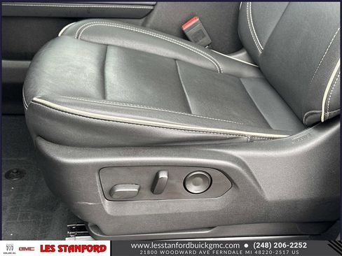 Used 2024 GMC Yukon XL SLT w/ SLT Premium Package image 20