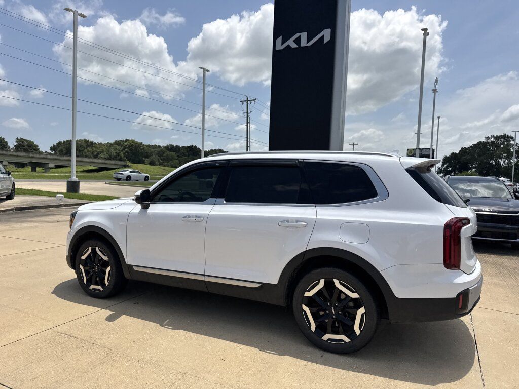 Certified 2024 Kia Telluride S w/ S Sunroof Package FWD image 26