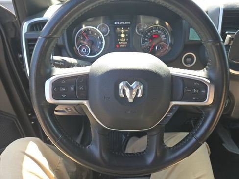 Used 2021 RAM 1500 Big Horn AWD/4WD image 3