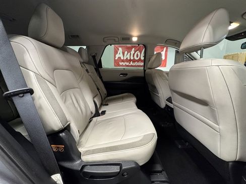 Used 2022 Nissan Pathfinder SL image 13