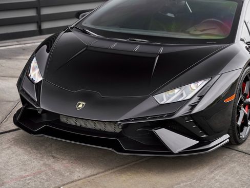 Used 2023 Lamborghini Huracan Tecnica image 6