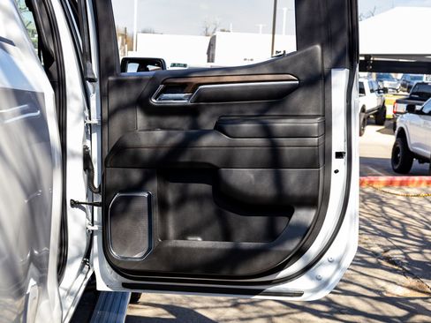 Used 2024 Chevrolet Silverado 1500 High Country w/ Technology Package image 38