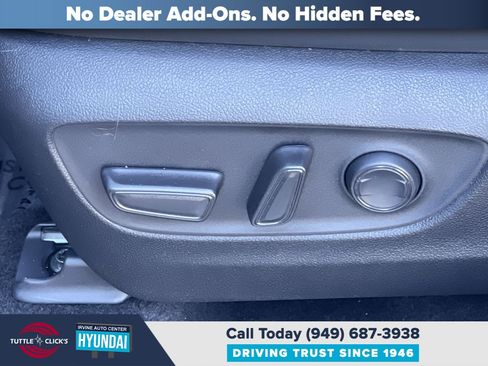 Used 2024 Toyota Highlander XLE FWD image 24