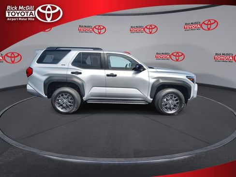 Certified 2025 Toyota 4Runner SR5 AWD/4WD image 9
