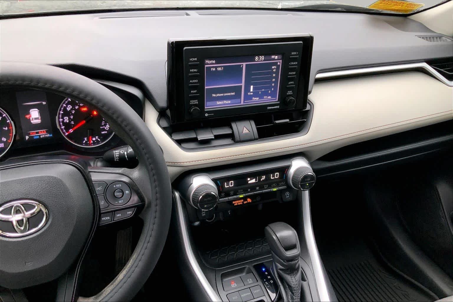 Used 2021 Toyota RAV4 XLE FWD image 7